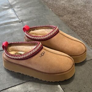 UGG Tazz II Platform